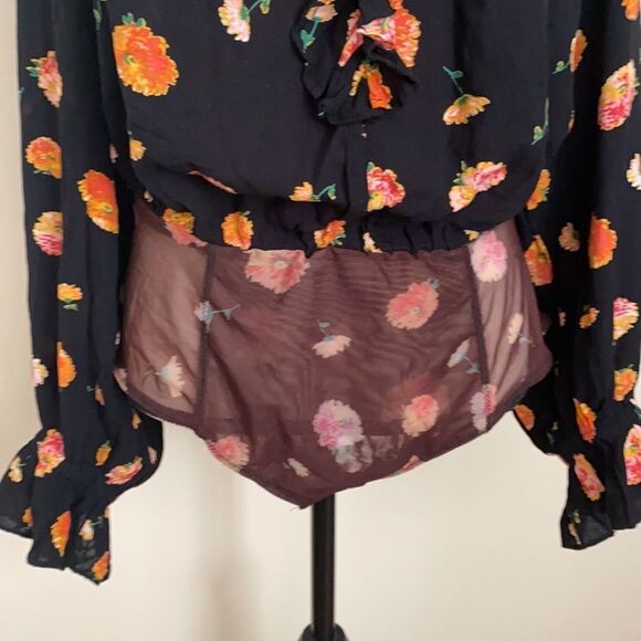 NWT Free People Poppy Floral V-neck Bodysuit Sz M - Picture 12 of 16